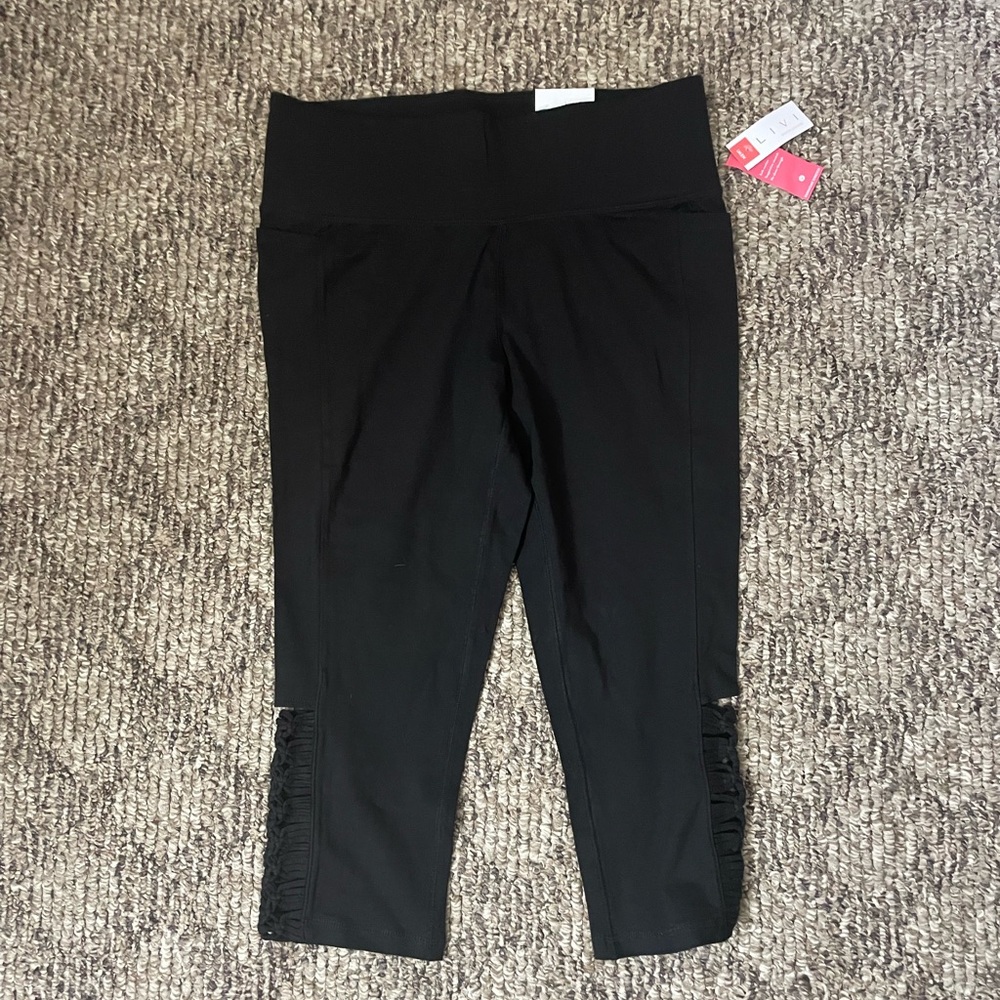 Livi Capri Leggings